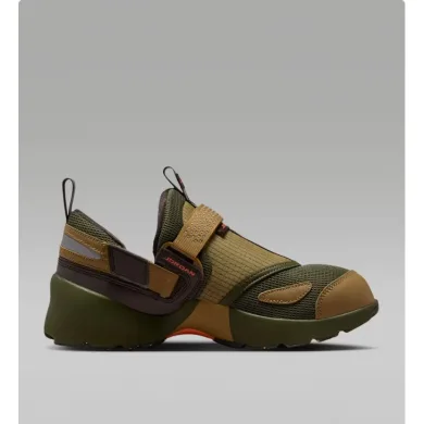 Жіночі кросівки Jordan Trunner LX IO4190-300