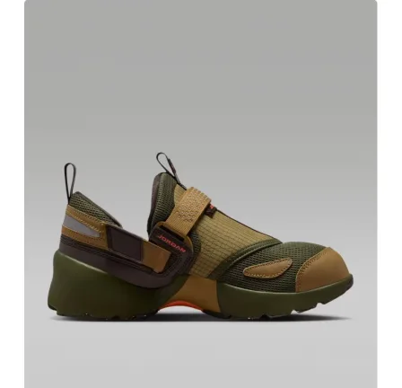 Жіночі кросівки Jordan Trunner LX IO4190-300