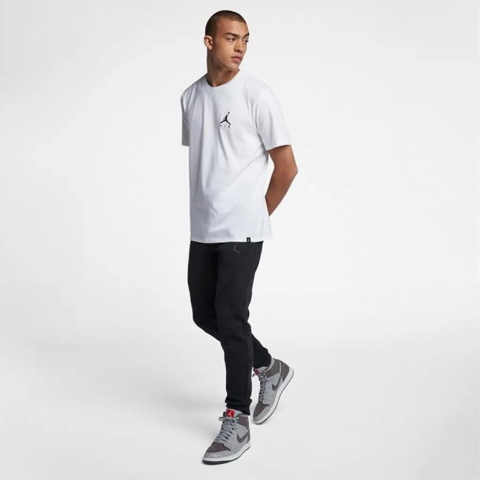 Футболка чоловіча Air Jordan M J Jumpman Air Embrd Tee AH5296-100