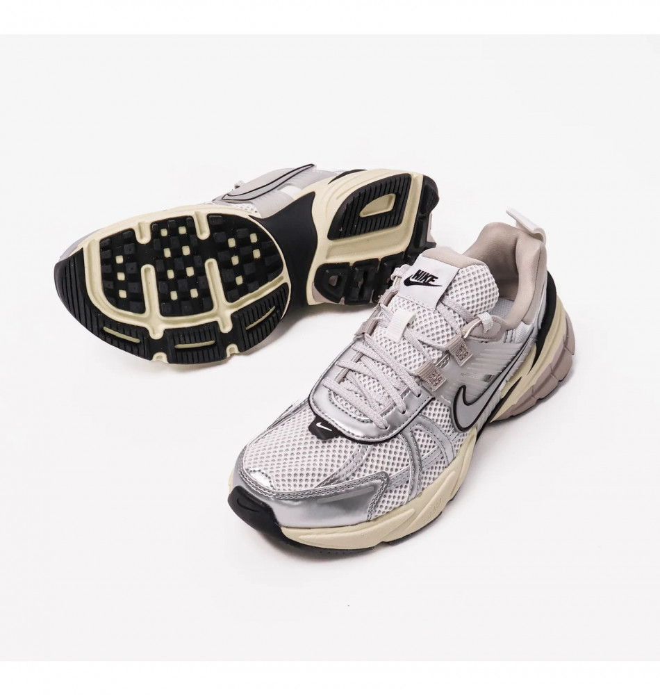 Чоловічі кросівки Nike V2K Run FD0736-001 FD0736-100_image_6