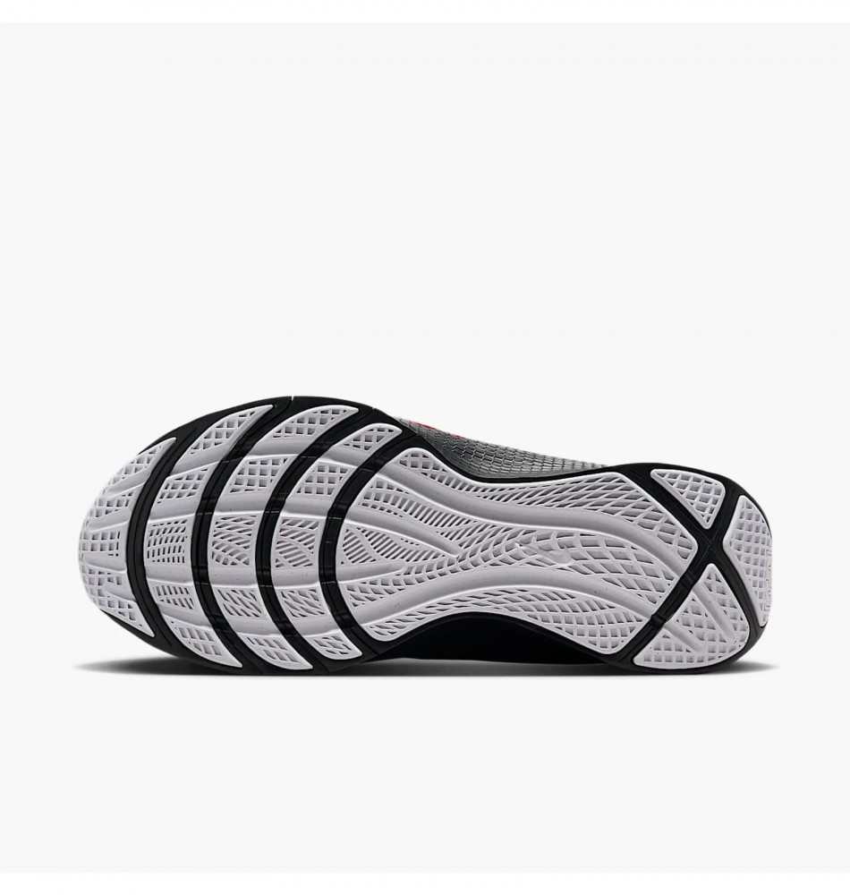 Кросівки чоловічі Nike Lebron Tr 1 FJ6151-101_image_4