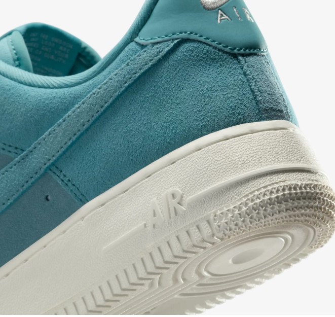 Жіночі кросівки Nike W Air Force 1 07 HJ5336-400_image_3