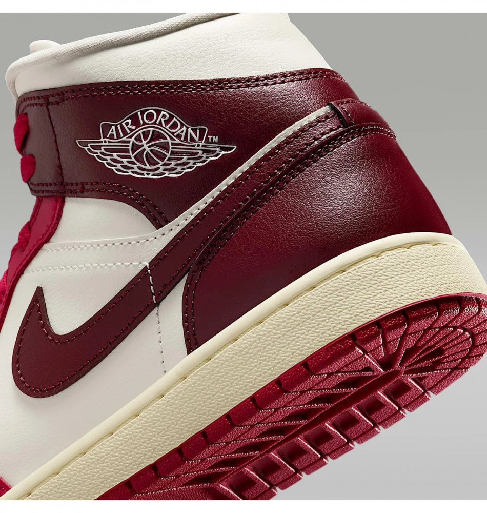 Жіночі кросівки Nike Air Jordan 1 Mid BQ6472-119_image_6