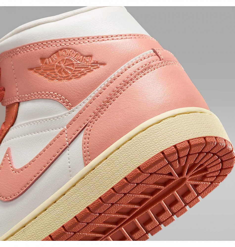 Жіночі кросівки Nike Air Jordan 1 Mid BQ6472-180_image_6