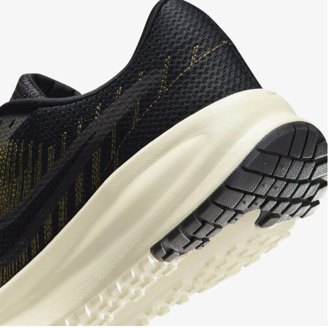 Чоловічі кросівки Nike Run Defy HM9594-010_image_5