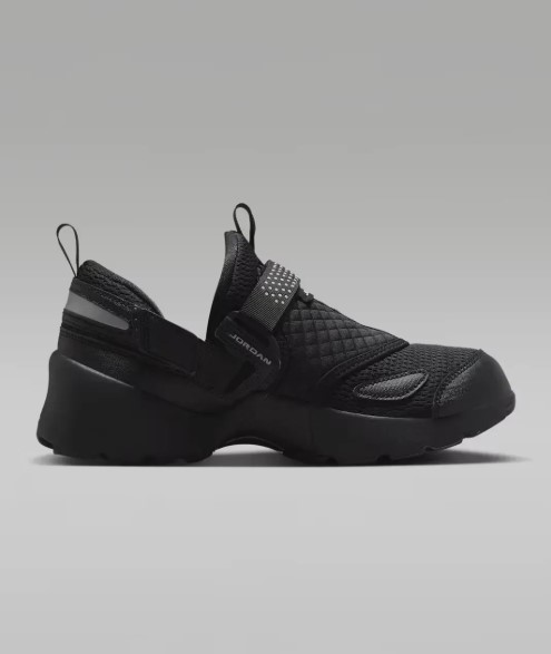 Кросівки жіночі Wmns Jordan Trunner Lx Triple HQ2164-001