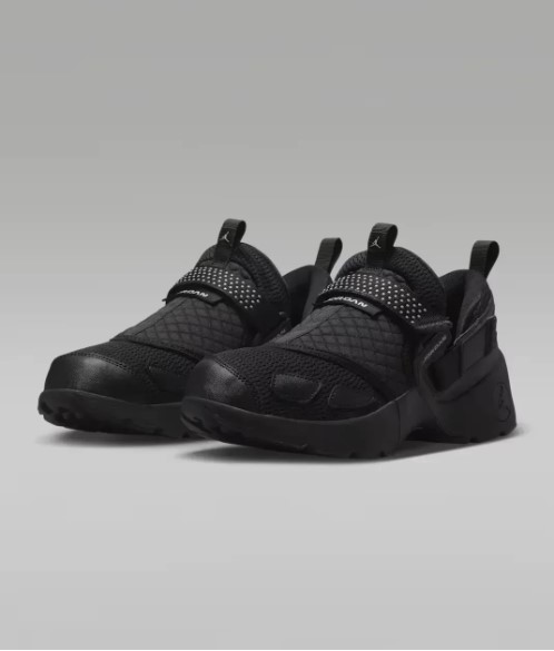 Кросівки жіночі Wmns Jordan Trunner Lx Triple HQ2164-001_image_6