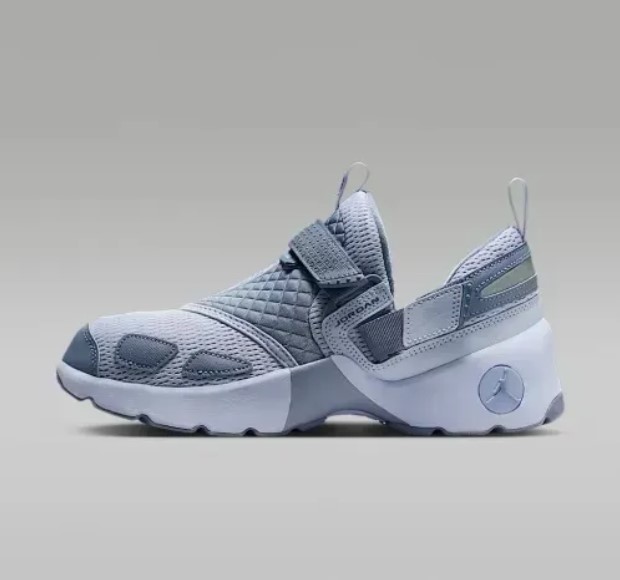 Кросівки жіночі Wmns Jordan Trunner Lx Triple HQ2164-010_image_3
