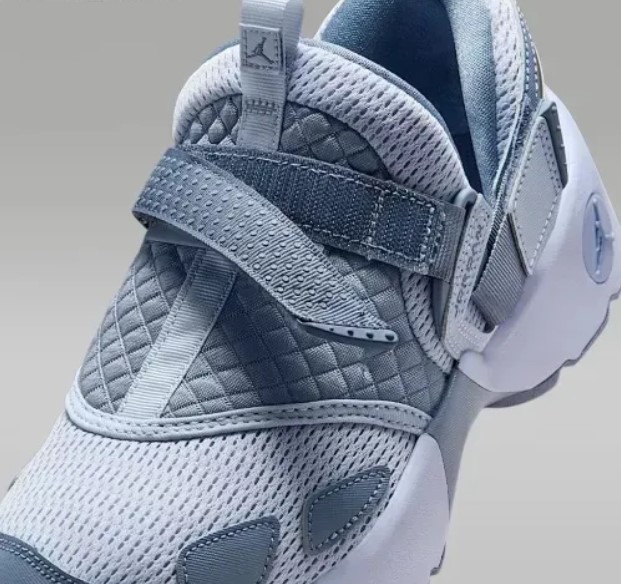 Кросівки жіночі Wmns Jordan Trunner Lx Triple HQ2164-010_image_8