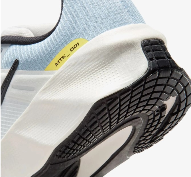 Жіночі кросівки Nike W Metro Tek HQ2312-102_image_8