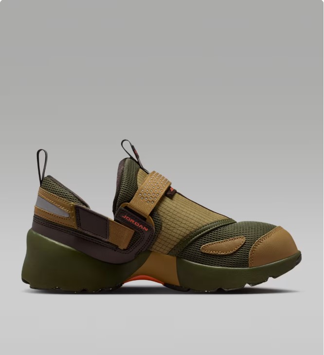 Жіночі кросівки Jordan Trunner LX IO4190-300