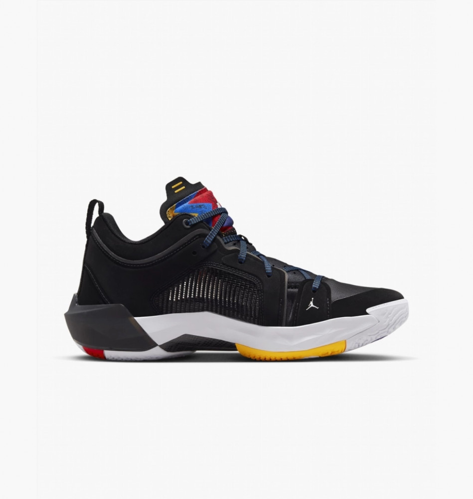 Кросівки унісекс Air Jordan Air Xxxvii Low DQ4122-061