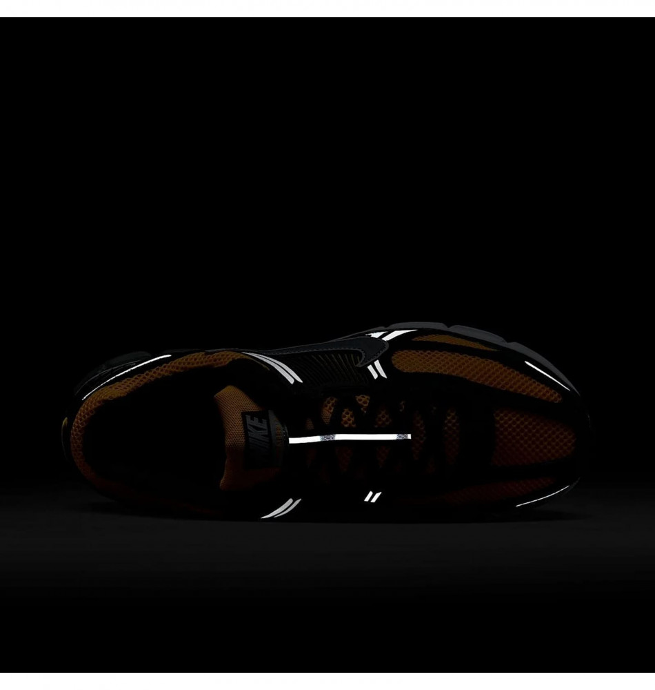 Кросівки чоловічі Nike Zoom Vomero 5 IF6211-700_image_11