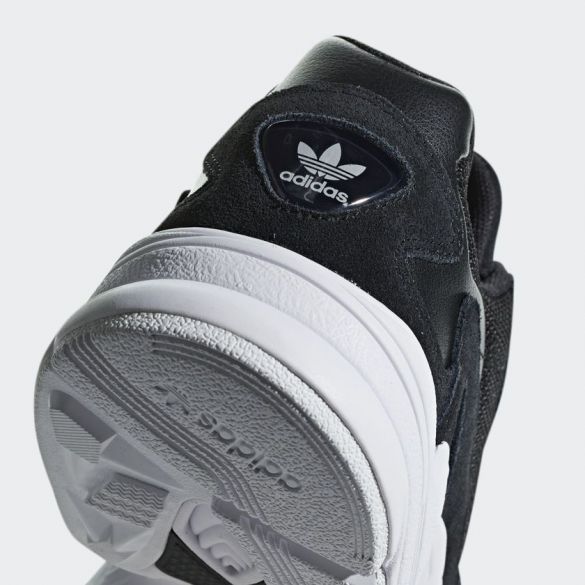 Жіночі кросівки Adidas Falcon B28129_image_8
