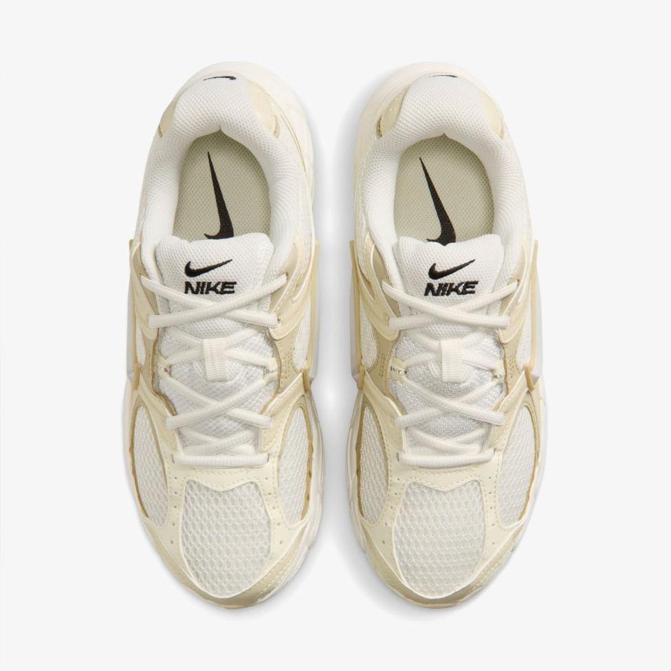 Жіночі кросівки NIKE W V5 RNR SE IO0464-101_image_4