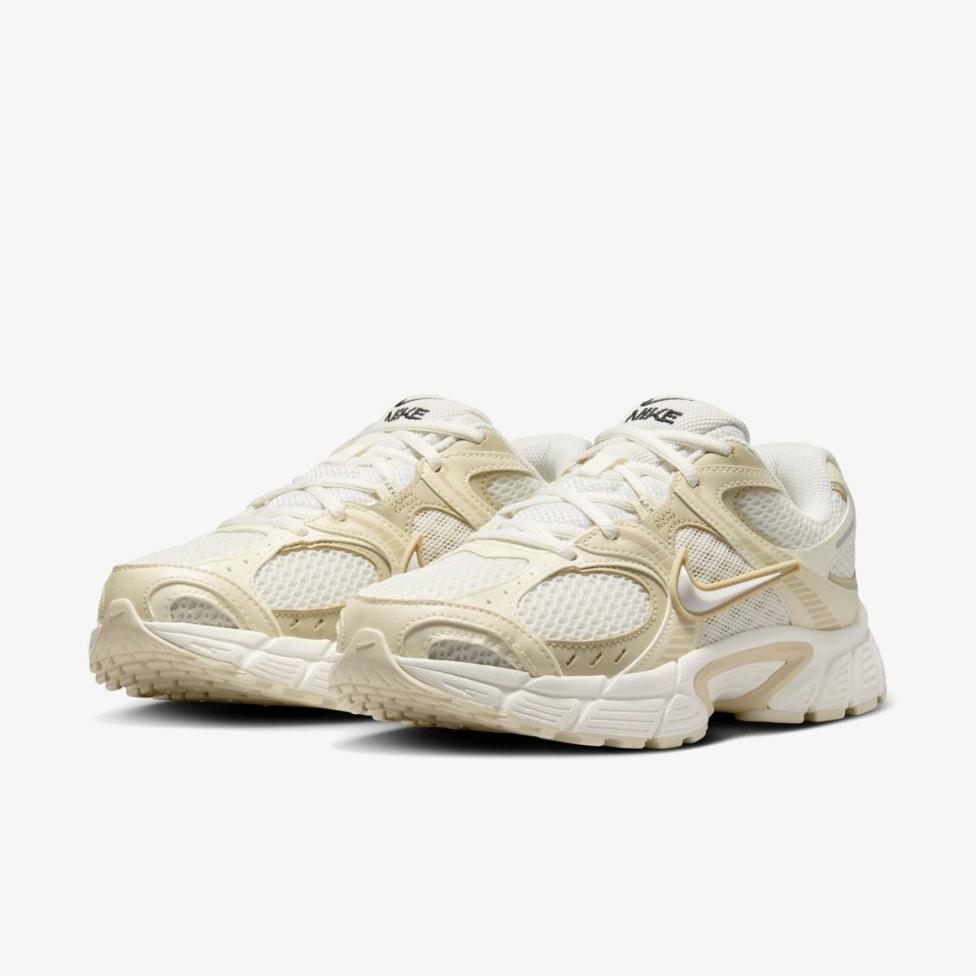 Жіночі кросівки NIKE W V5 RNR SE IO0464-101_image_5