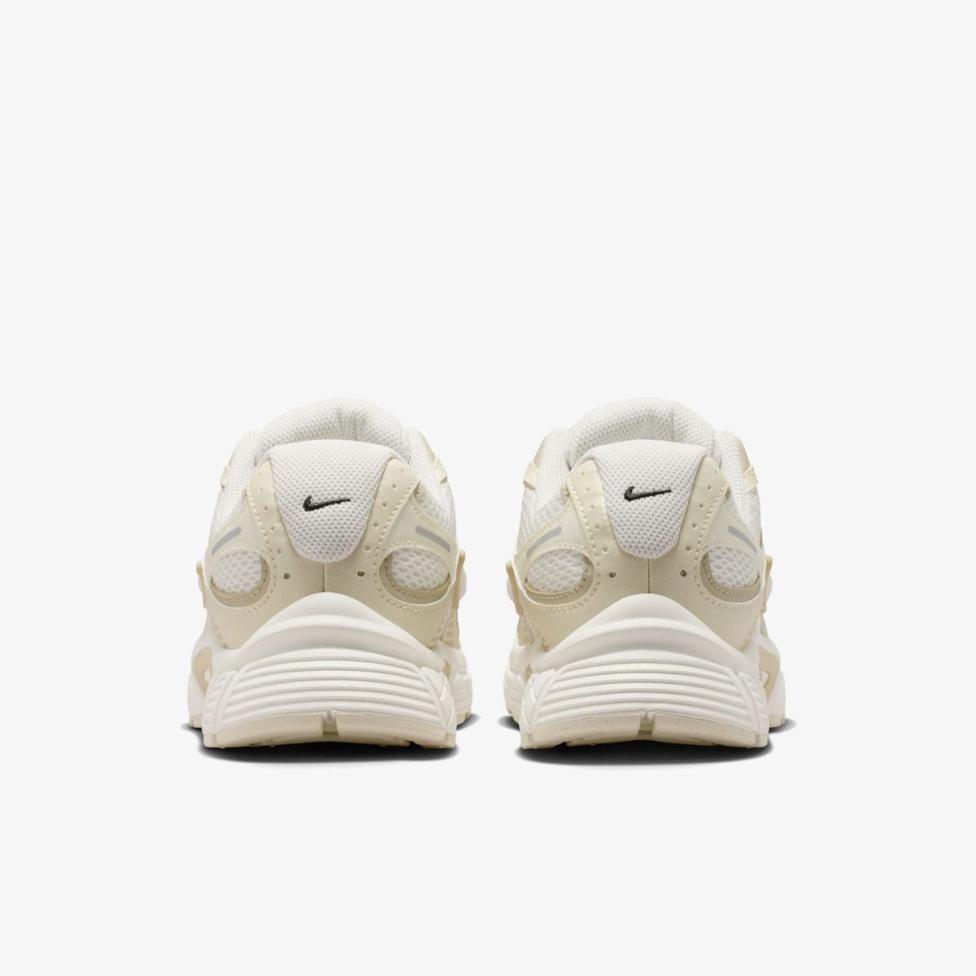 Жіночі кросівки NIKE W V5 RNR SE IO0464-101_image_6