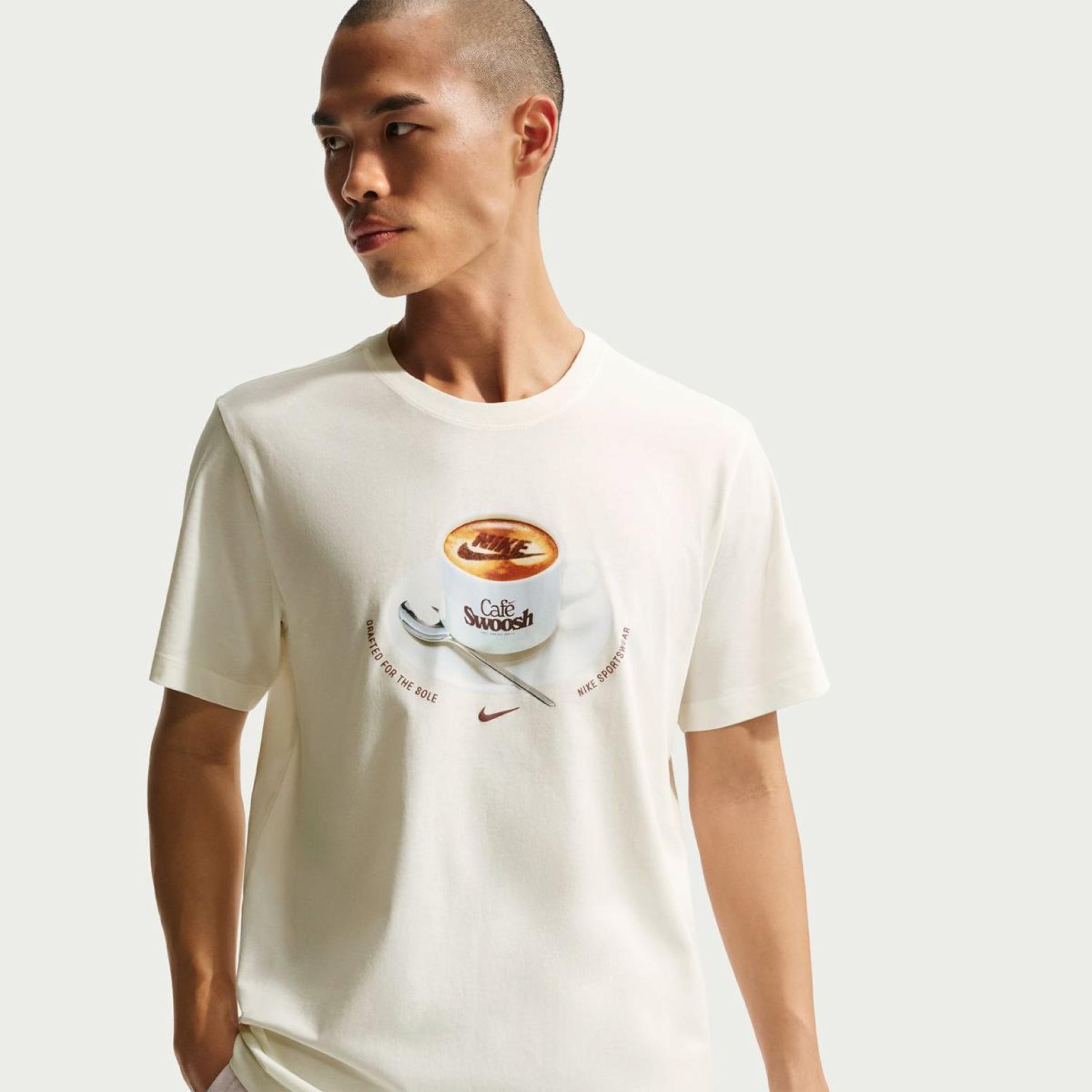 Чоловіча футболка NIKE U NSW TEE STD CAFE SWOOSH MUG IH1159-133