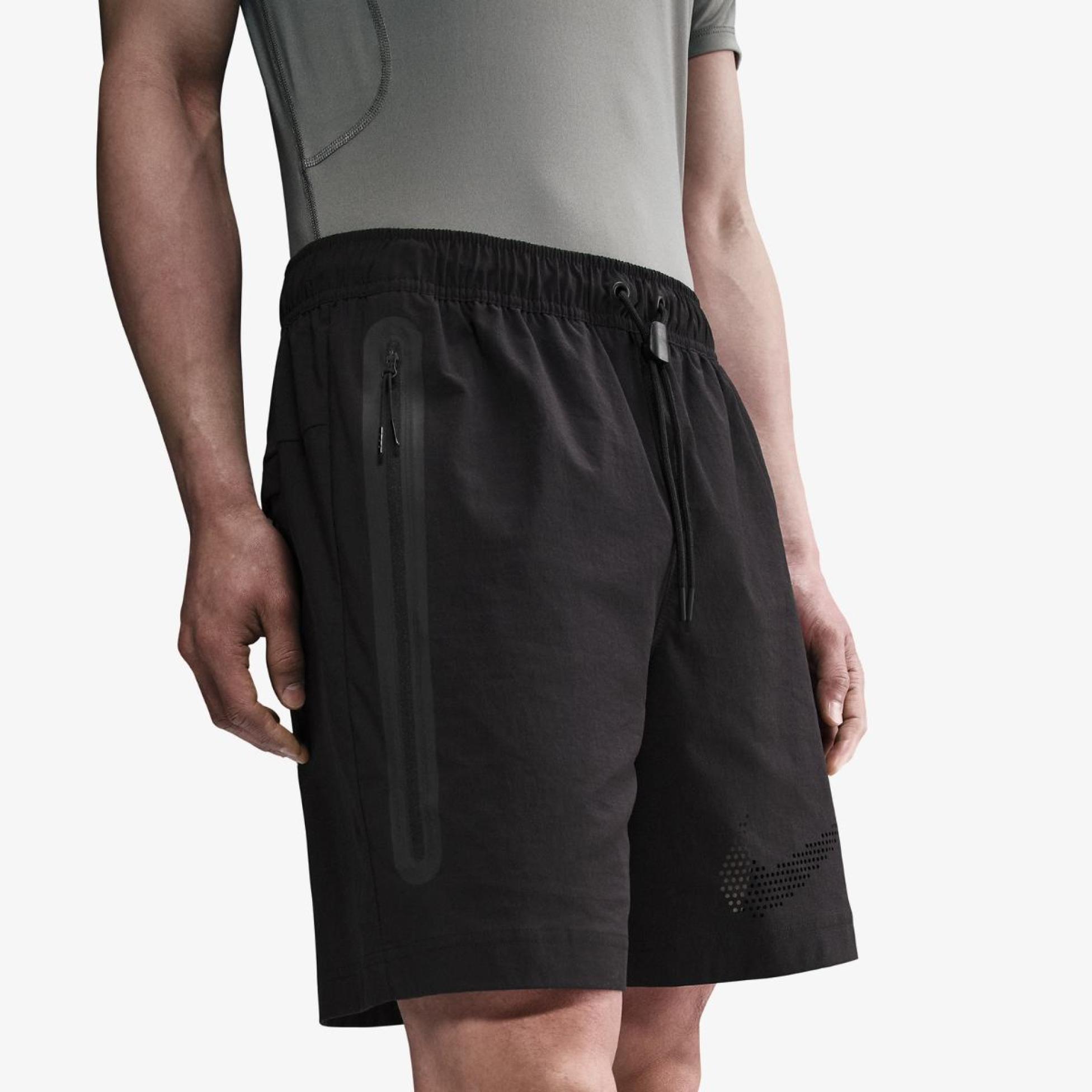 Чоловічі шорти NIKE M NK TECH GX WOVEN SHORT HJ0679-010
