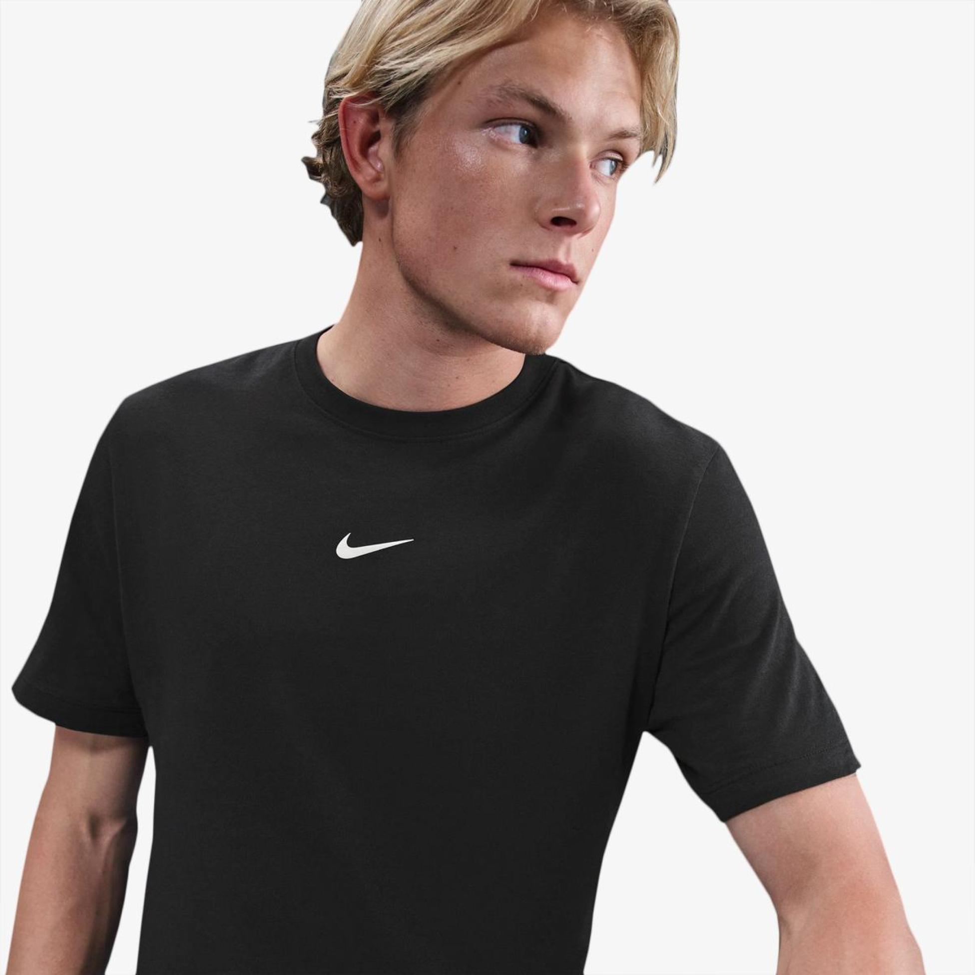 Чоловіча футболка NIKE U NSW TEE BB FW IH5067-010