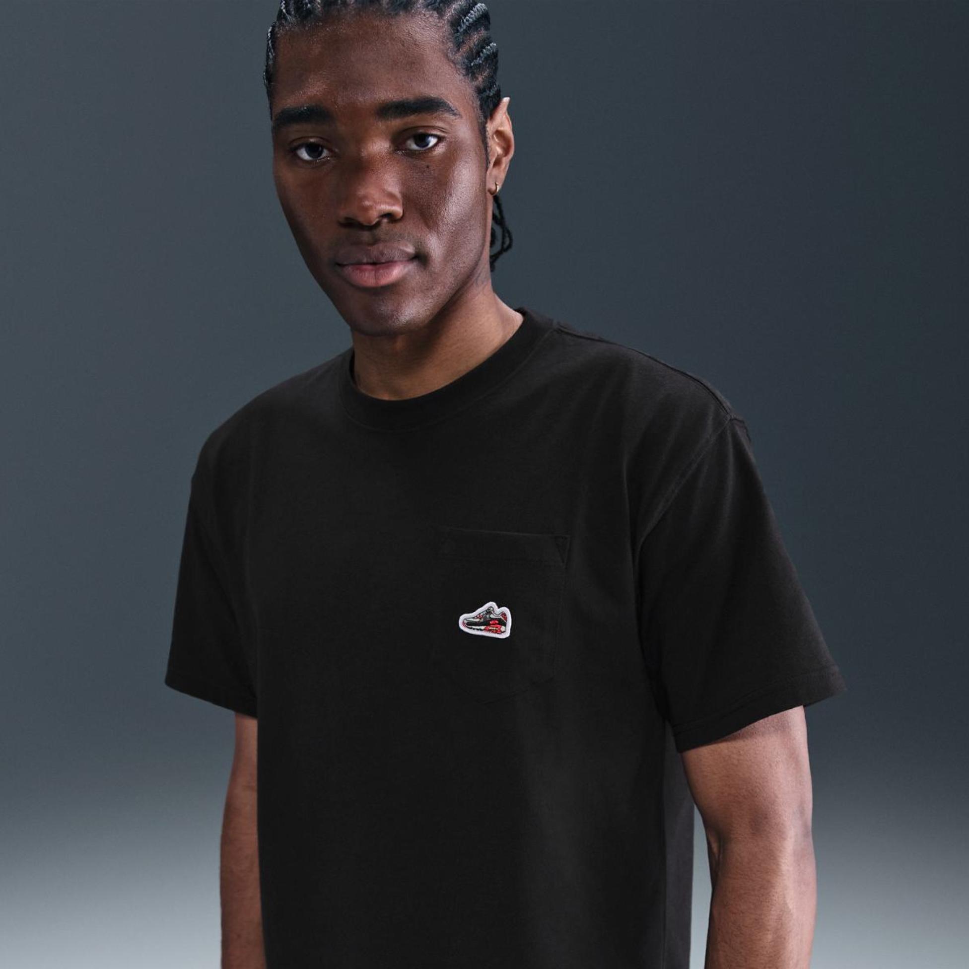 Жіноча футболка NIKE M NSW TEE ACCS PATCH CNCT FA25 HQ9242-010