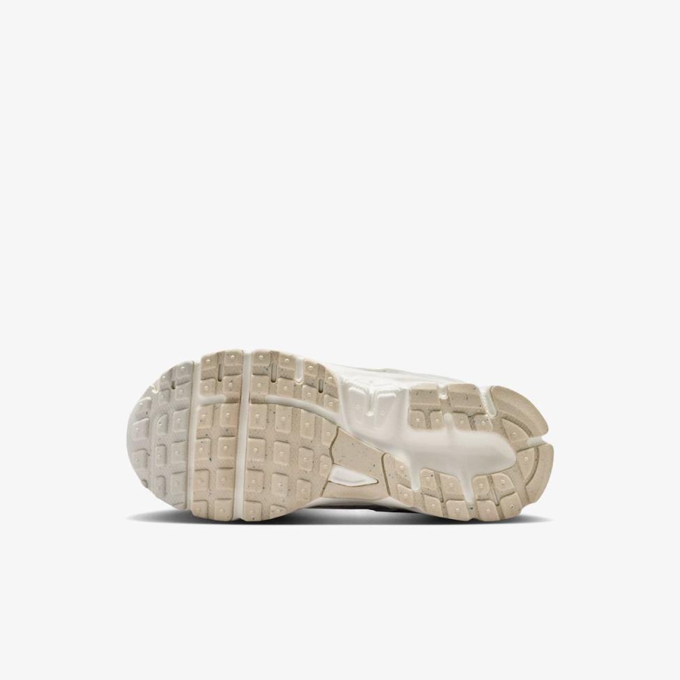 Дитячі кросівки NIKE VOMERO 5 LACE (PS) IR4587-016