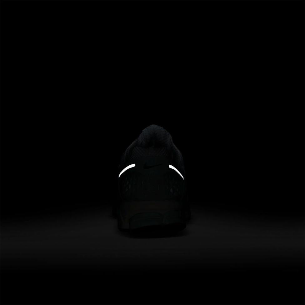 Чоловічі кросівки NIKE ZOOM VOMERO 5 HF0731-007_image_12
