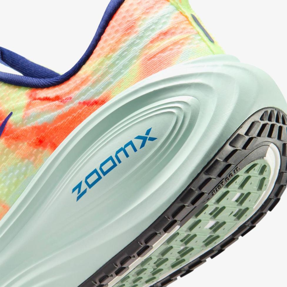 Чоловічі кросівки NIKE VOMERO PLUS BARELY VOLT IQ0605-701_image_8