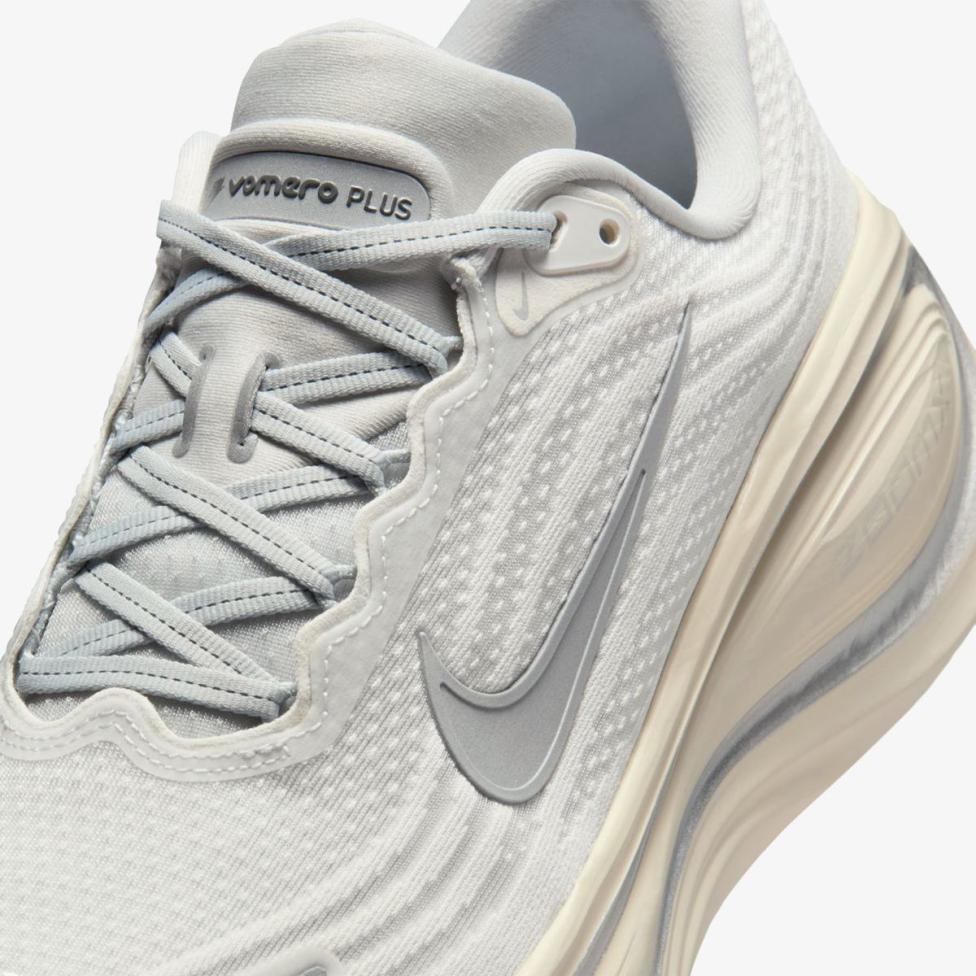 Чоловічі кросівки NIKE VOMERO PLUS PLATINUM TINT IQ0308-094_image_7