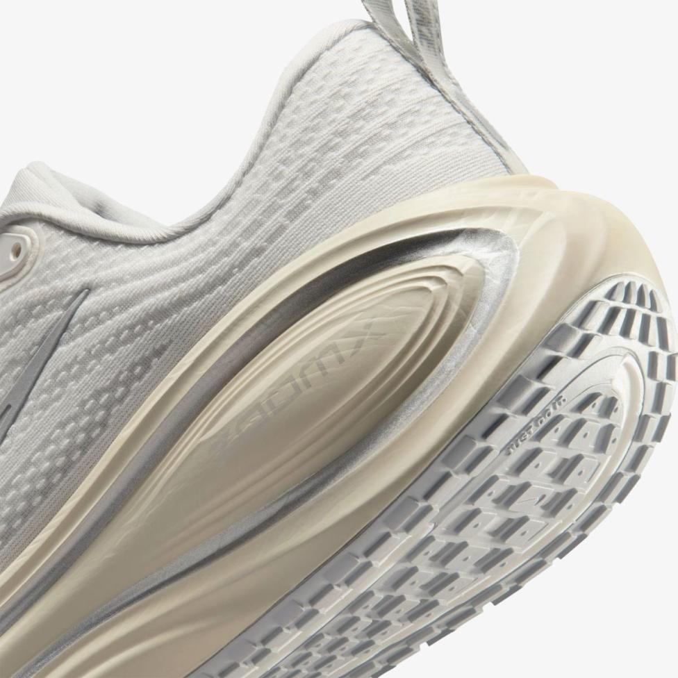 Чоловічі кросівки NIKE VOMERO PLUS PLATINUM TINT IQ0308-094_image_8