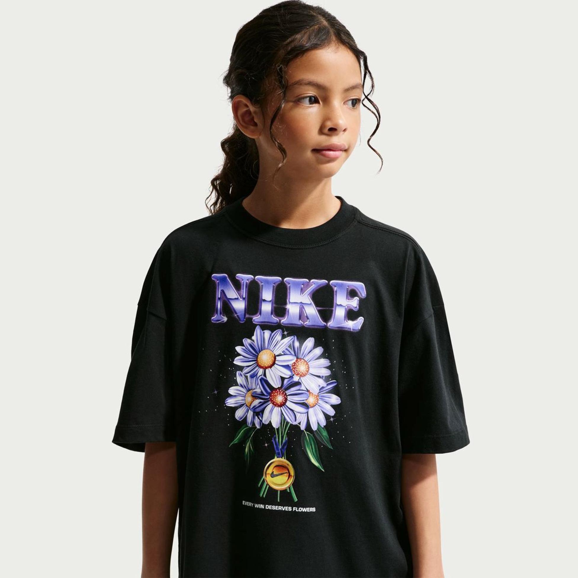 Дитяча футболка NIKE G NSW TEE FLOWERS OS IR5191-010