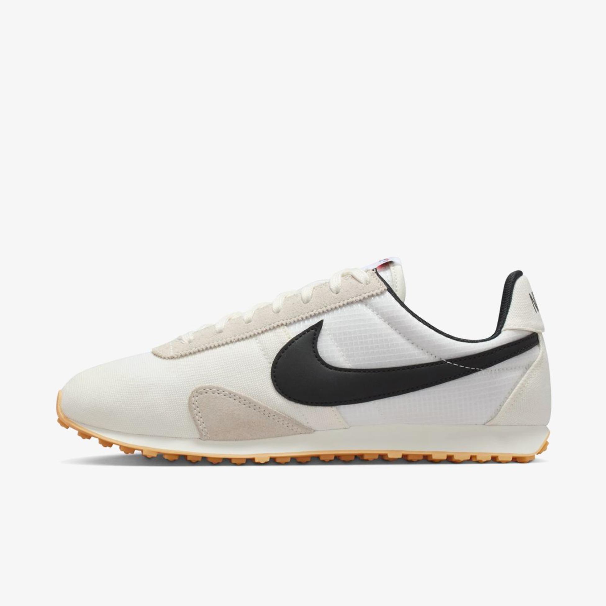 Жіночі кросівки NIKE W PRE MONTREAL RACER VNTG 828436-101