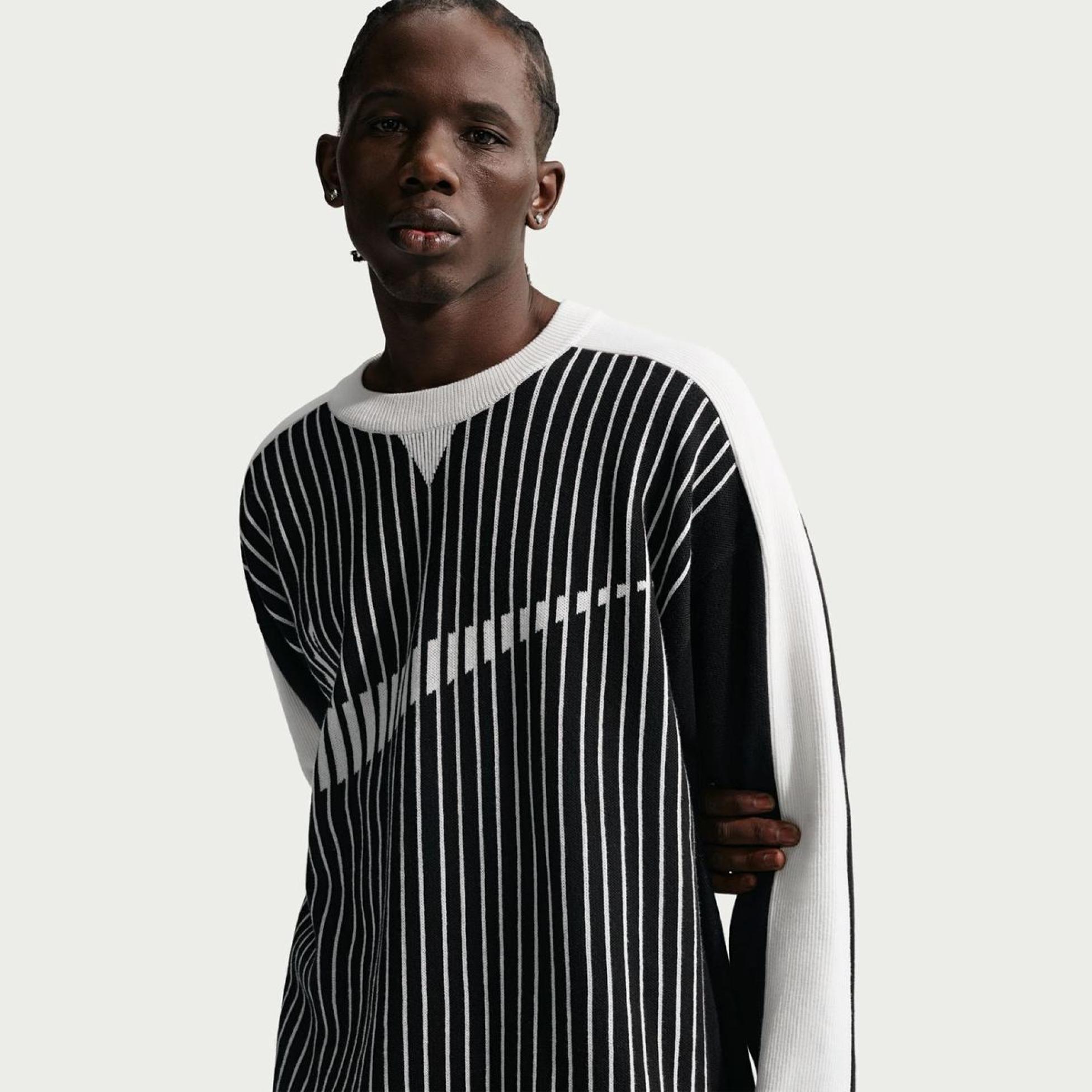 Чоловічий лонгслів NIKE M NK CLUB SWEATER JERSEY II1196-010