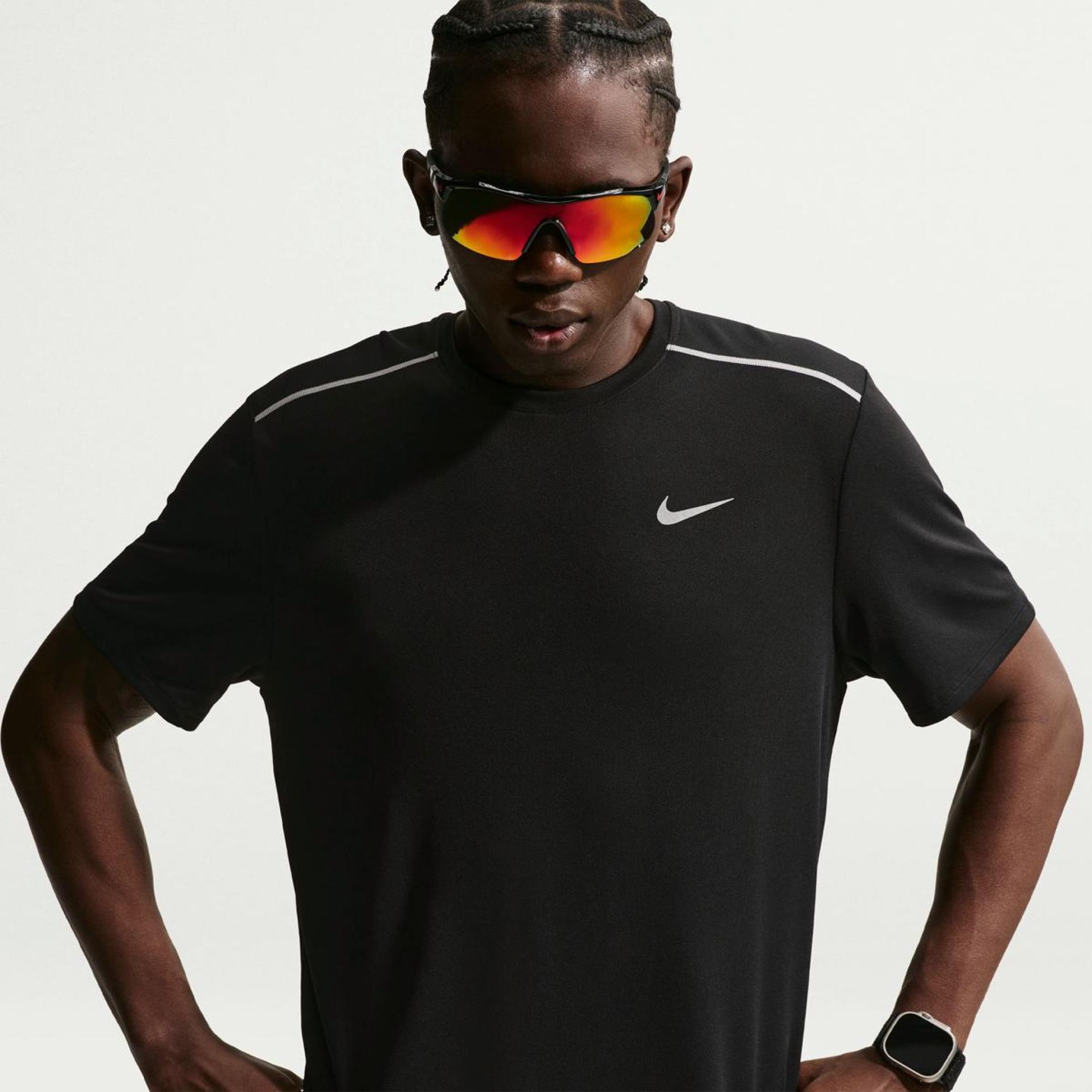 Чоловіча футболка NIKE M NK DF UV MILER SS IF2082-010