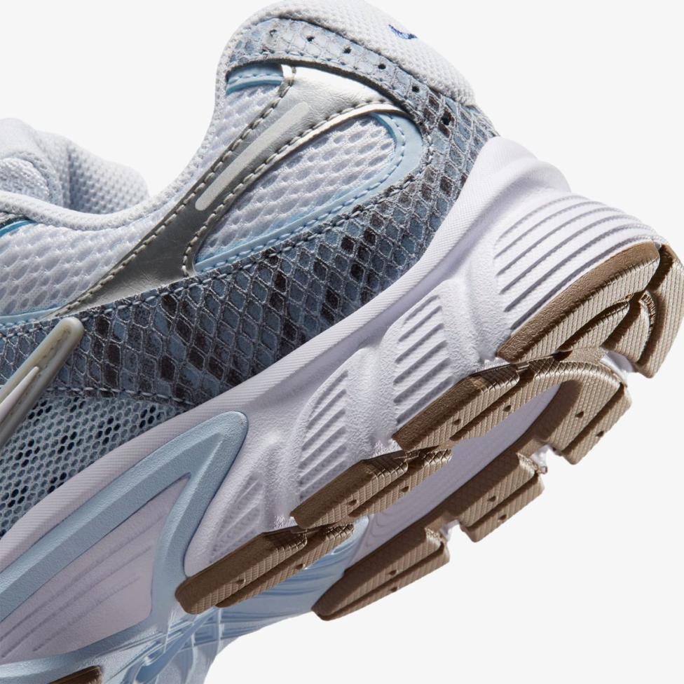 Жіночі кросівки NIKE W V5 RNR PRM IR1381-001_image_8