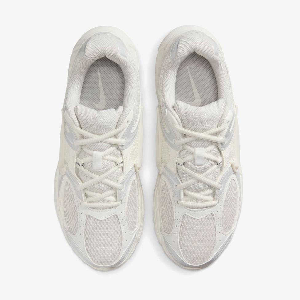 Жіночі кросівки NIKE W V5 RNR IQ0276-030_image_4