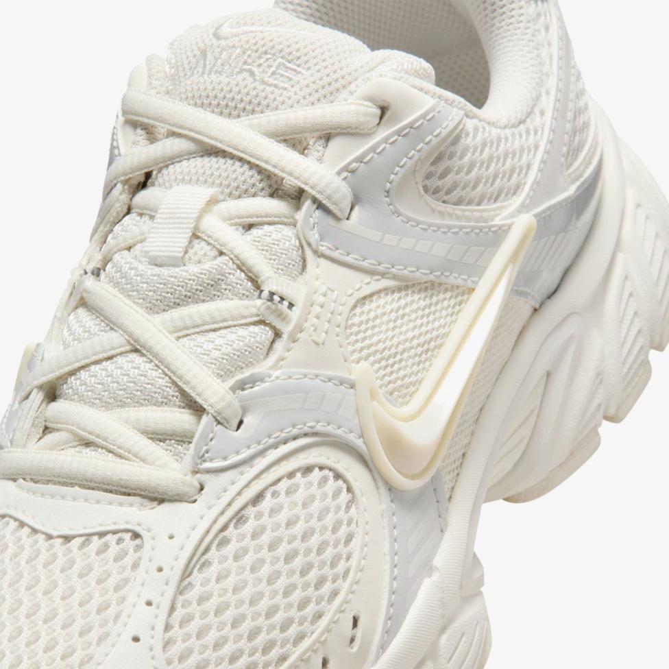 Жіночі кросівки NIKE W V5 RNR IQ0276-030_image_7