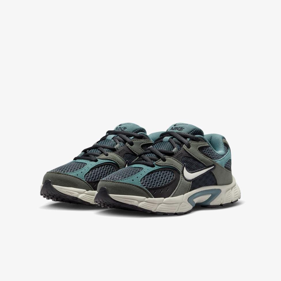 Дитячі кросівки NIKE V5 RNR SUEDE (GS) IO1644-003_image_5