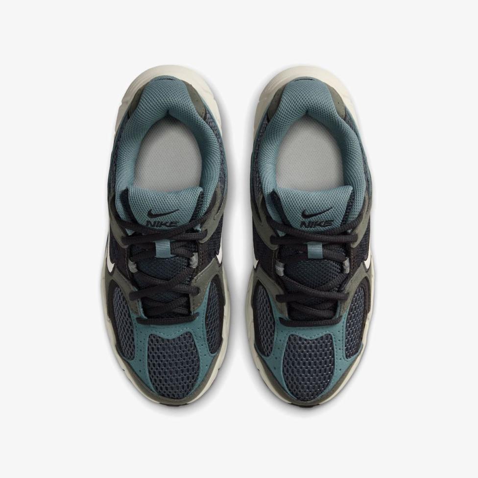 Дитячі кросівки NIKE V5 RNR SUEDE (GS) IO1644-003_image_4