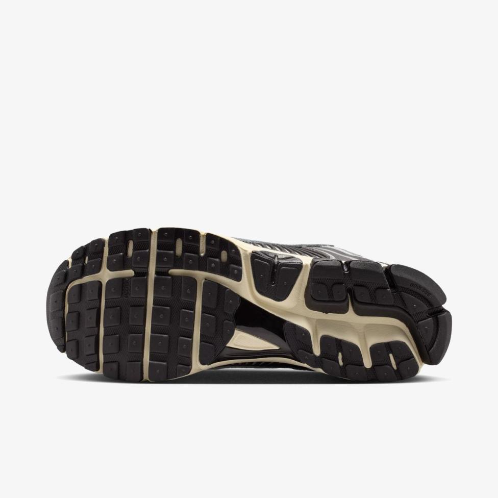 Мужские кроссовки NIKE ZOOM VOMERO 5 IM3486-003