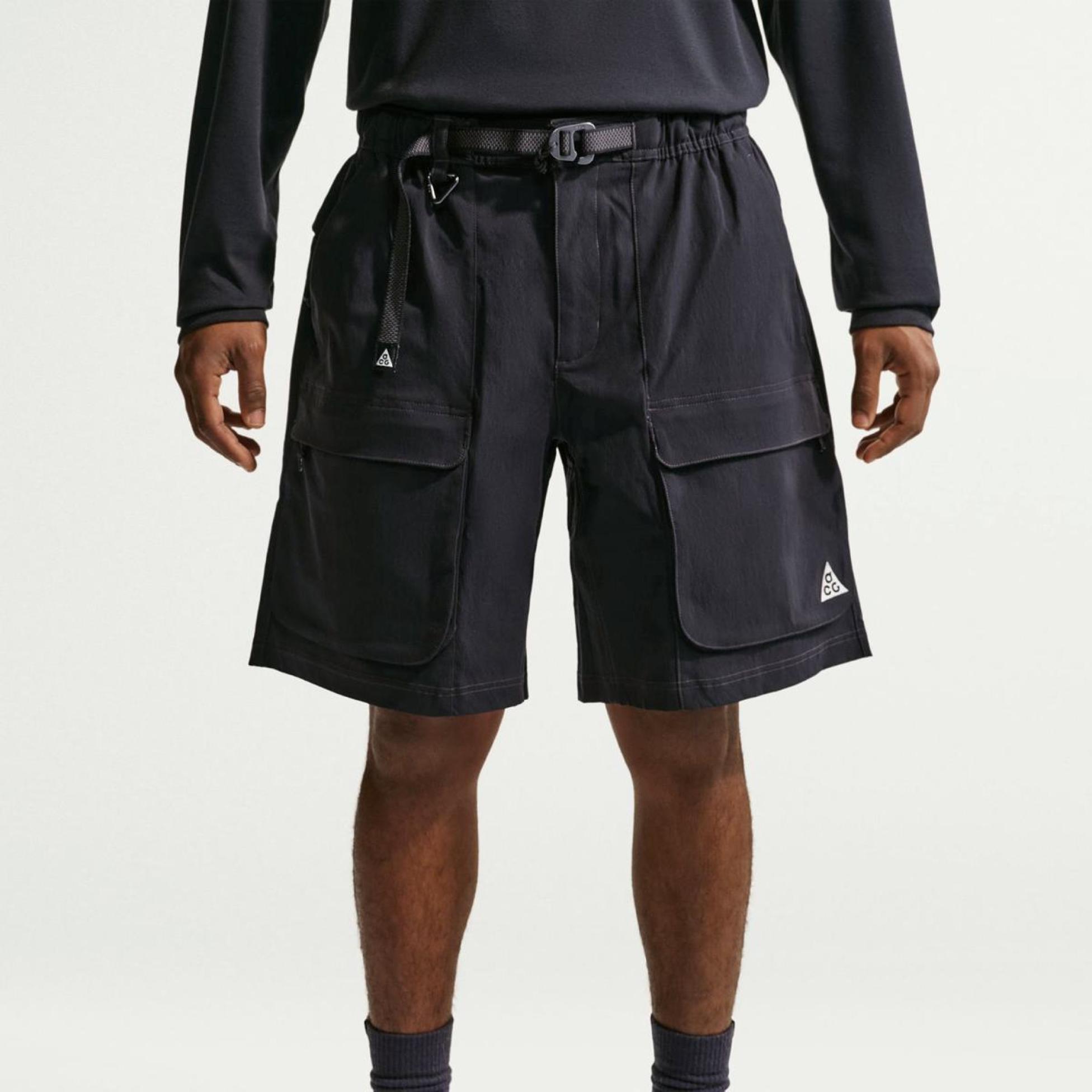 Чоловічі шорти NIKE M ACG SMITH SUMMIT CARGO SHORT HV0593-010