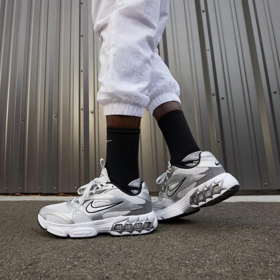 Жіночі кросівки NIKE W ZOOM AIR FIRE DR7852-001_image_10