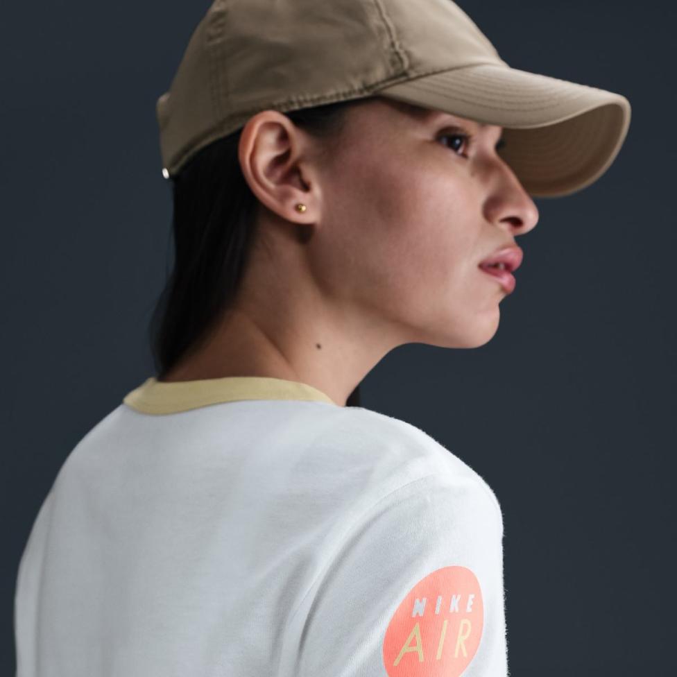 Жіноча футболка NIKE W NSW CLUB SS TEE MOTO RGR HQ1707-100_image_5