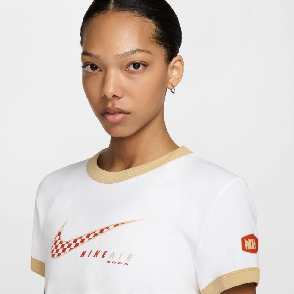 Жіноча футболка NIKE W NSW CLUB SS TEE MOTO RGR HQ1707-100_image_3