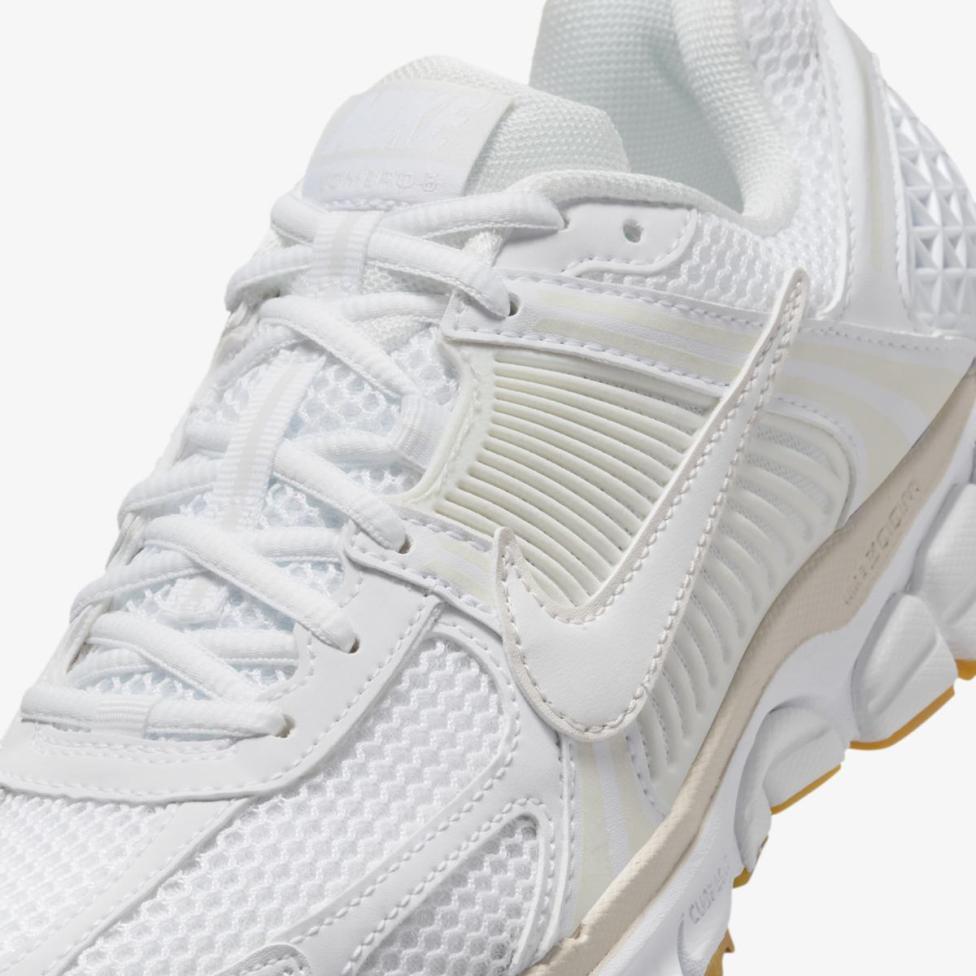 Жіночі кросівки NIKE W ZOOM VOMERO 5 FJ2028-104_image_7