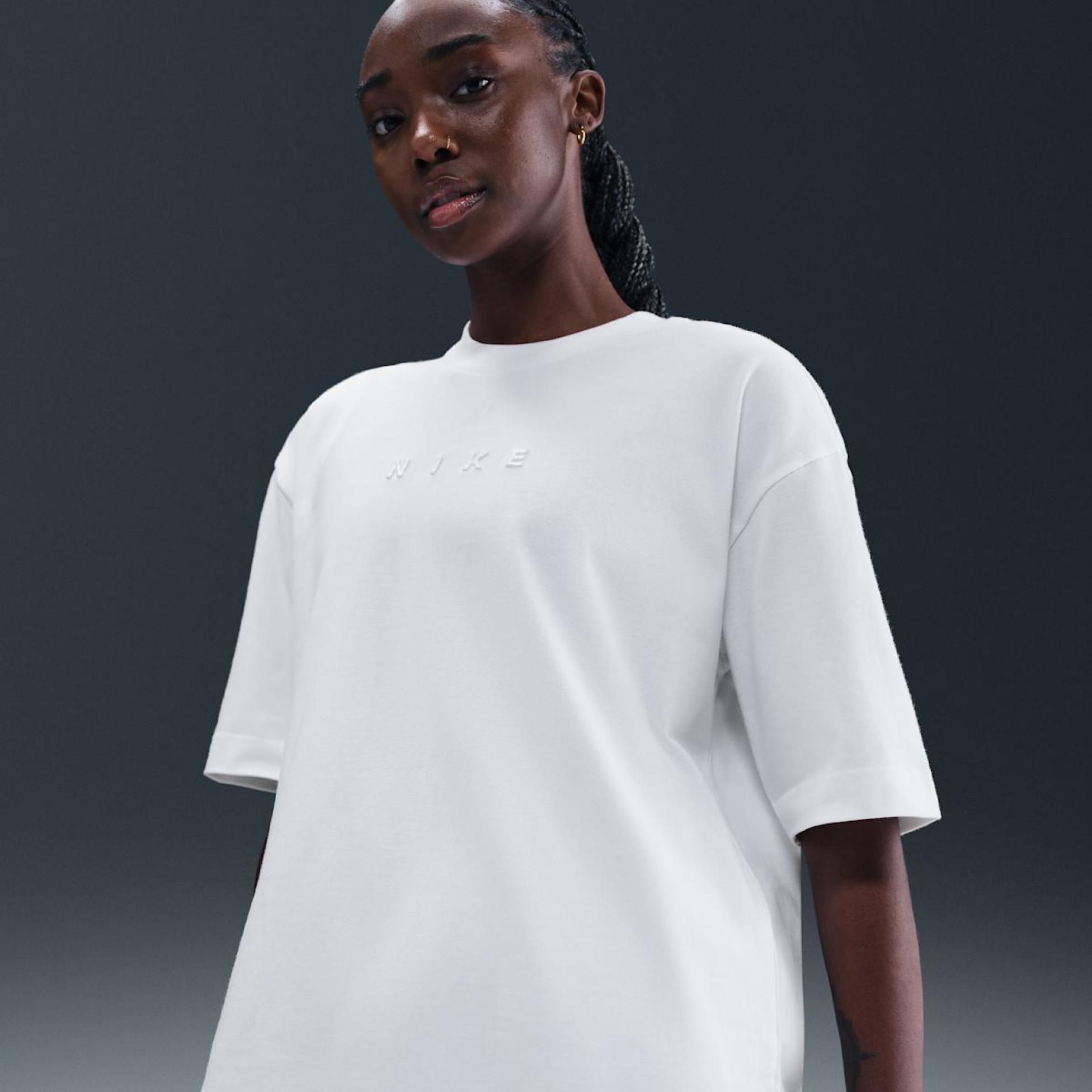 Жіноча футболка NIKE W NSW LUXE SS TEE RELAX HV4957-100