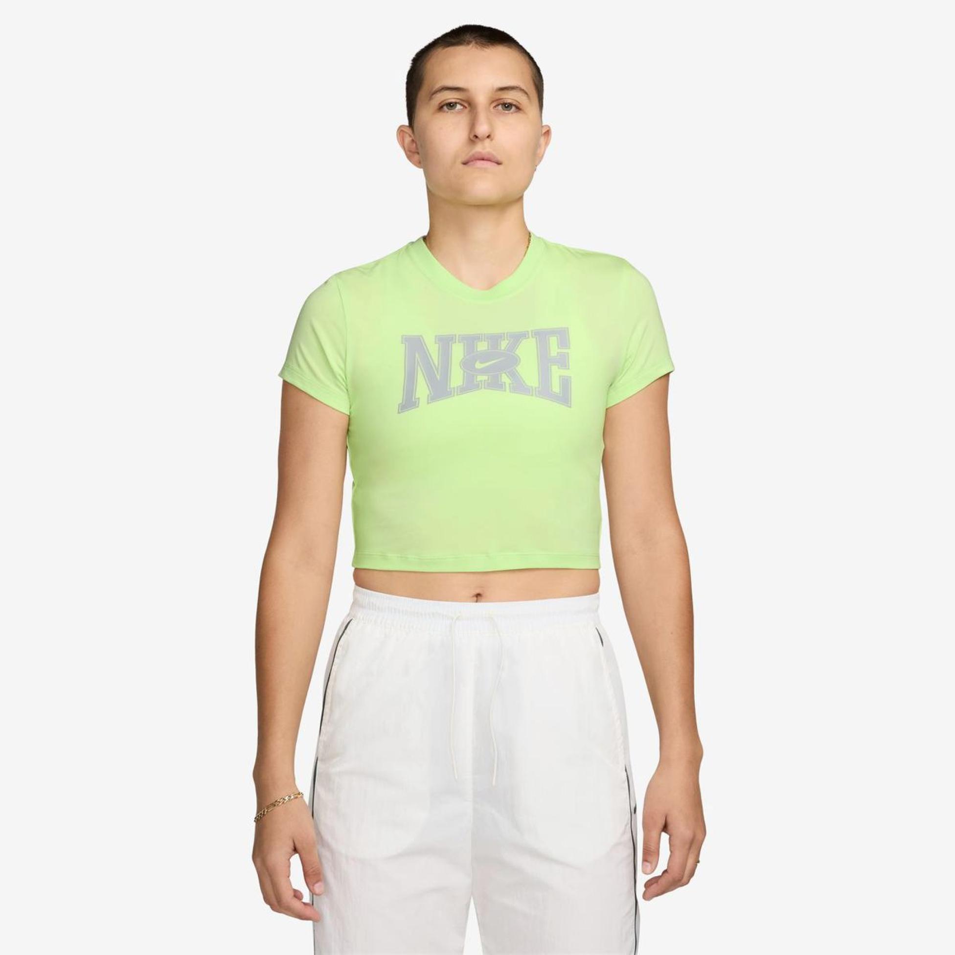 Жіноча футболка NIKE W NSW SLIM CROP TEE STREET HQ1709-360