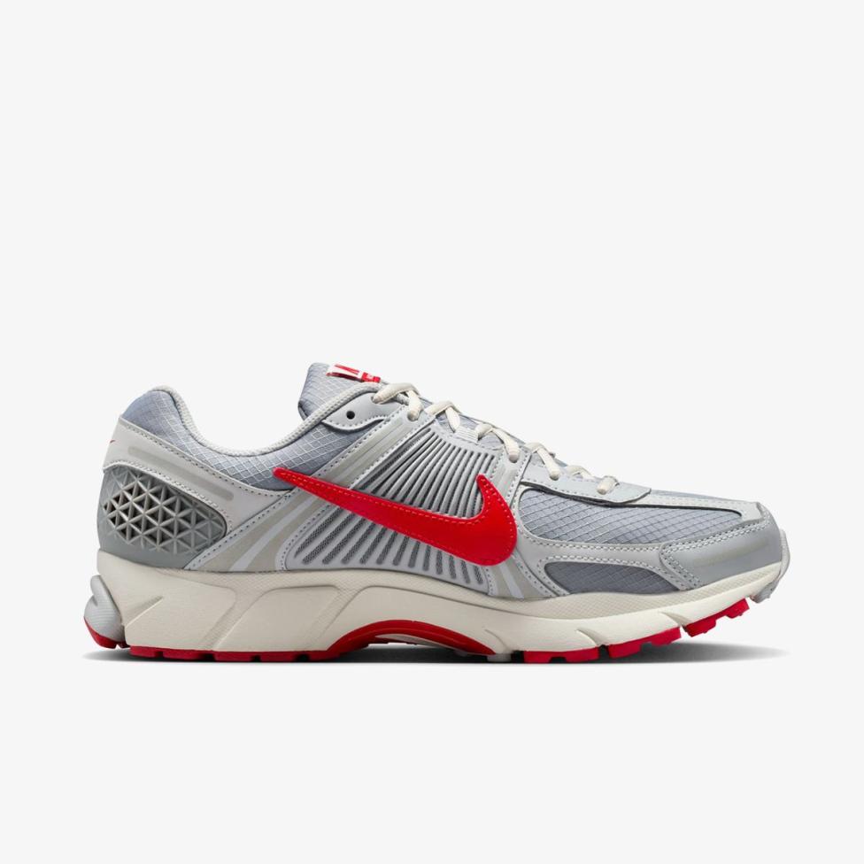 Чоловічі кросівки NIKE ZOOM VOMERO 5 SE IQ6589-001_image_3