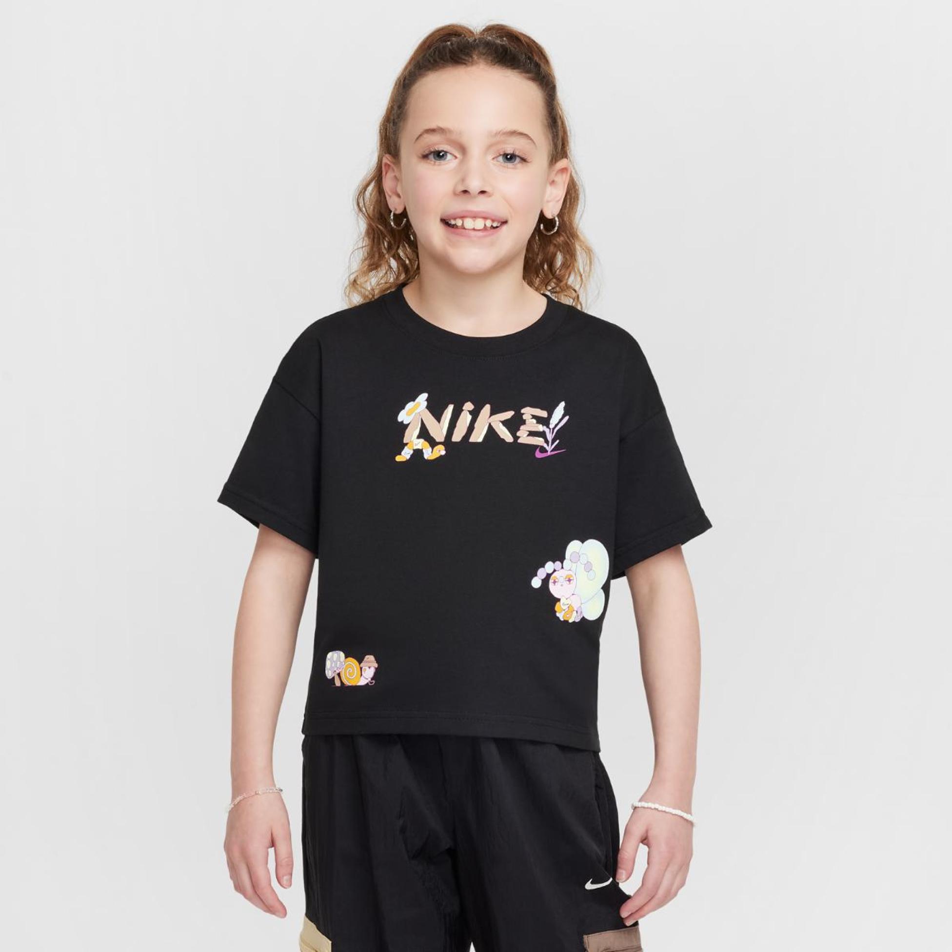 Дитяча футболка NIKE G NSW TEE SEASONAL STORY HQ2334-010