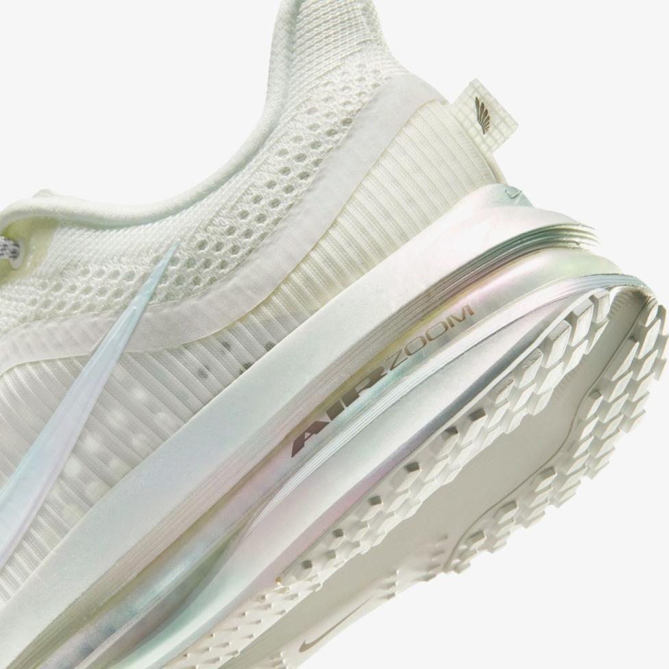 Жіночі кросівки NIKE W PEGASUS PREMIUM ESS IO9918-100_image_8
